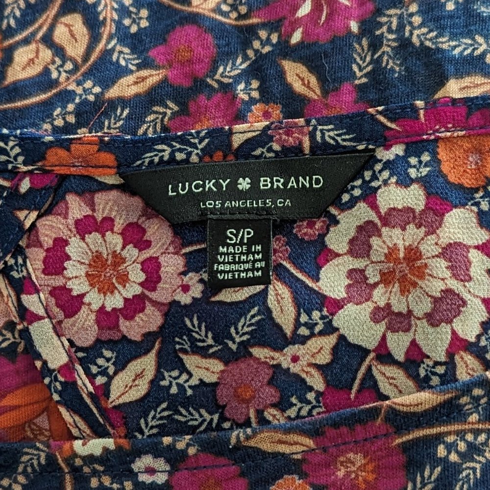 Women's Lucky Brand short sleeve floral print top, multi, size S - Picture 3 of 5